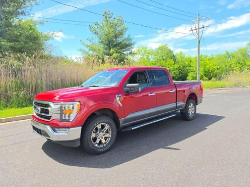 Rapid Red Metallic Tinted Clearcoat 2022 Ford F-150 XLT