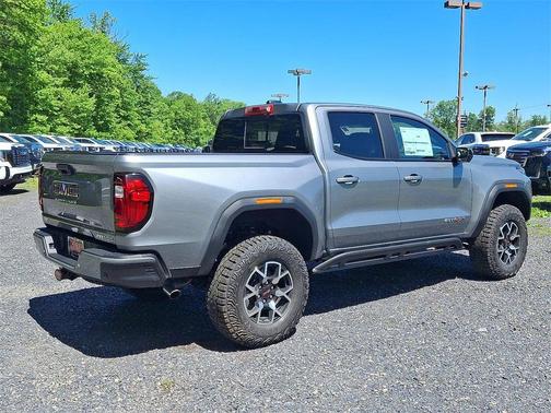 2025 GMC Canyon AT4