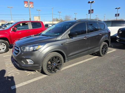 Magnetic 2018 Ford Escape SE