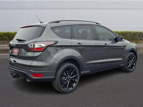 Magnetic Metallic 2018 Ford Escape SE