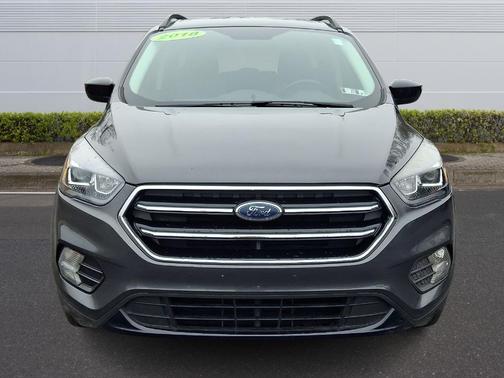 Magnetic Metallic 2018 Ford Escape SE