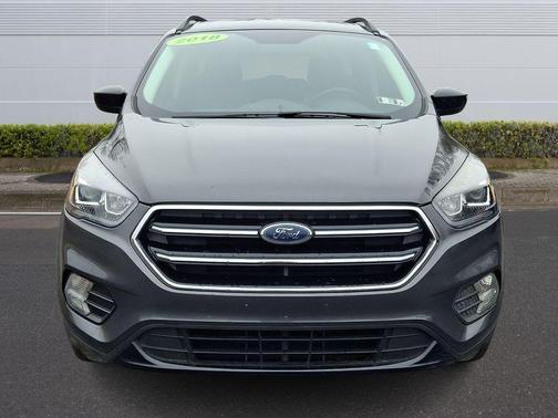 Magnetic Metallic 2018 Ford Escape SE