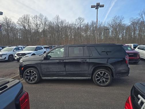 2022 Chevrolet Suburban RST