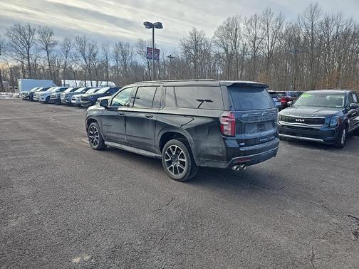 2022 Chevrolet Suburban RST