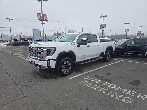 2024 GMC Sierra 2500 Denali