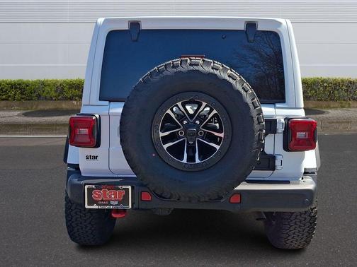 Bright White Clearcoat 2026 Jeep Wrangler Rubicon