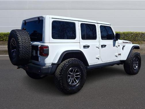 Bright White Clearcoat 2026 Jeep Wrangler Rubicon
