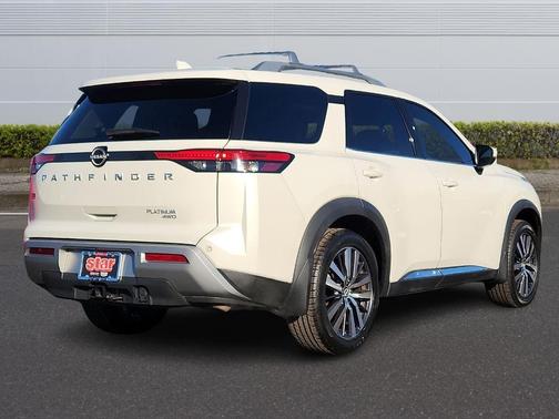2022 Nissan Pathfinder Platinum