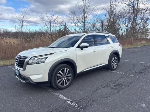 2022 Nissan Pathfinder Platinum