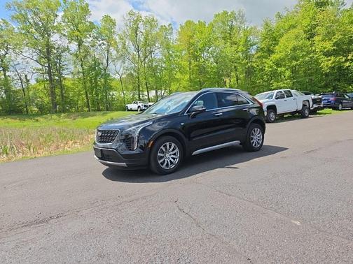 Black Metallic 2023 Cadillac XT4 Premium Luxury