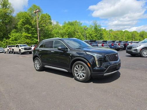 Black Metallic 2023 Cadillac XT4 Premium Luxury