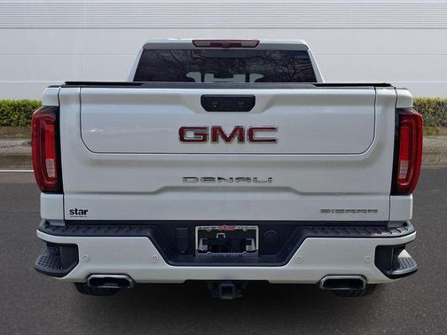 White Frost Tricoat 2022 GMC Sierra 1500 Denali