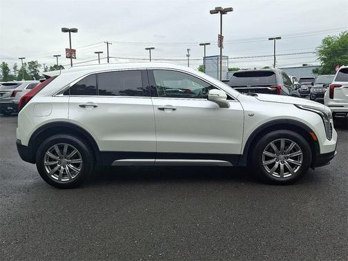 2022 Cadillac XT4 Premium Luxury