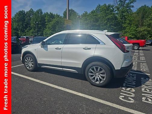 2022 Cadillac XT4 Premium Luxury