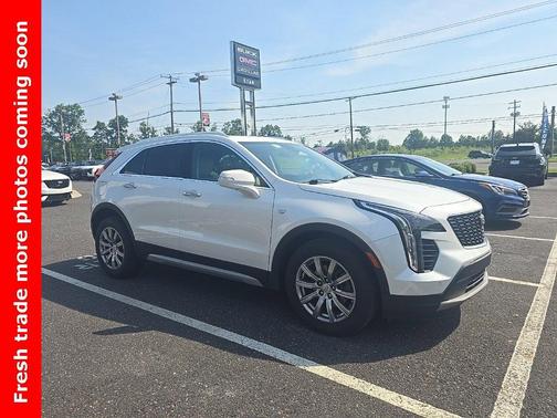 2022 Cadillac XT4 Premium Luxury