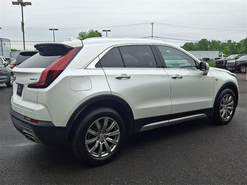2022 Cadillac XT4 Premium Luxury