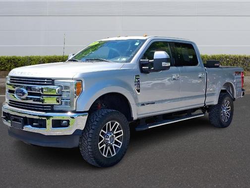 Ingot Silver Metallic 2017 Ford F-250 Lariat