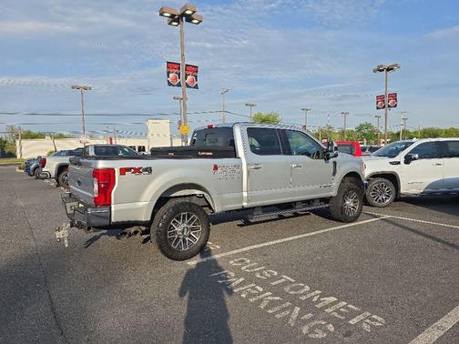 Ingot Silver 2017 Ford F-250 Lariat
