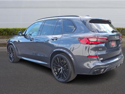 2022 BMW X5 M50i