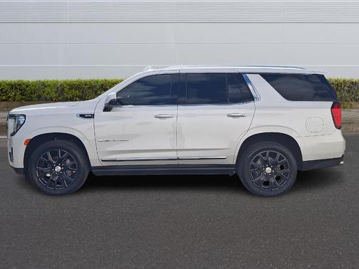 White Frost Tricoat 2021 GMC Yukon Denali