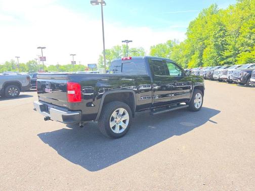 Onyx Black 2018 GMC Sierra 1500 SLE