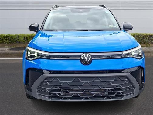 2025 Volkswagen Taos 1.5T SE Black