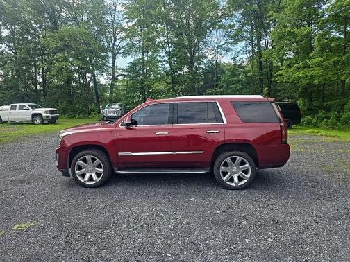 2017 Cadillac Escalade Luxury