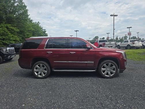 2017 Cadillac Escalade Luxury