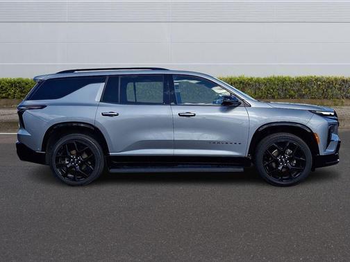 Sterling Gray Metallic 2024 Chevrolet Traverse RS