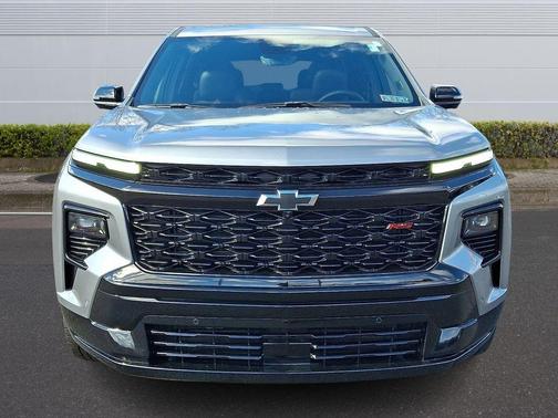 Sterling Gray Metallic 2024 Chevrolet Traverse RS