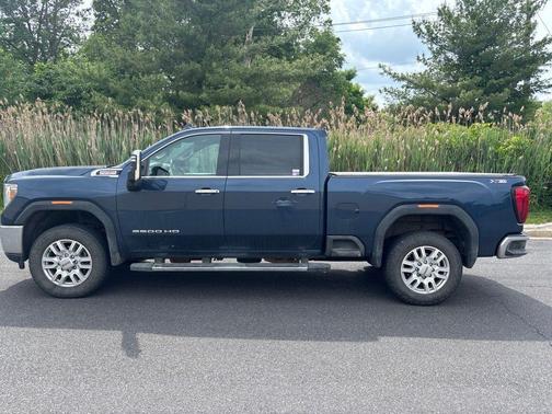 Pacific Blue Metallic 2023 GMC Sierra 2500 SLT