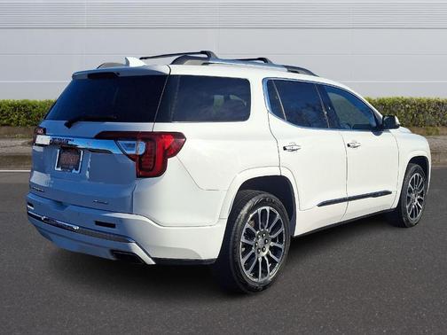 2022 GMC Acadia Denali