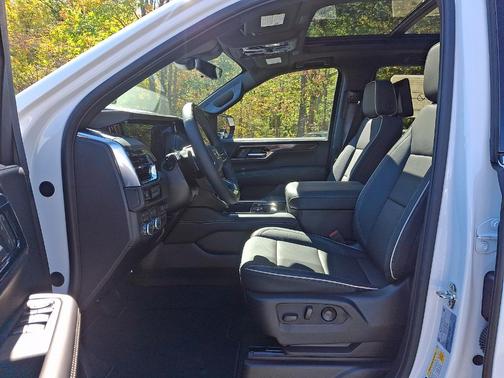 White 2026 GMC Yukon XL Elevation