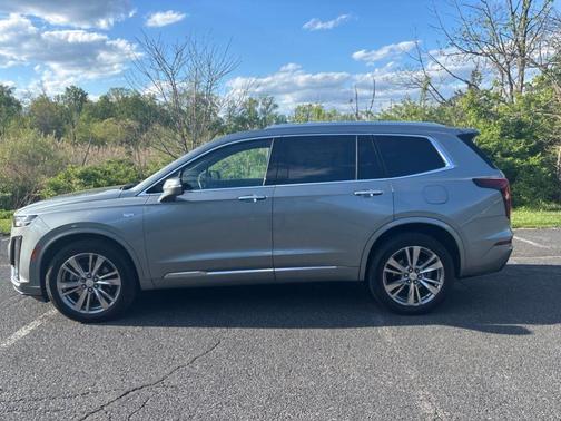 Silver Metallic 2023 Cadillac XT6 Premium Luxury AWD