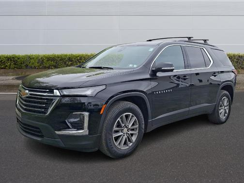 Mosaic Black Metallic 2023 Chevrolet Traverse LT Leather