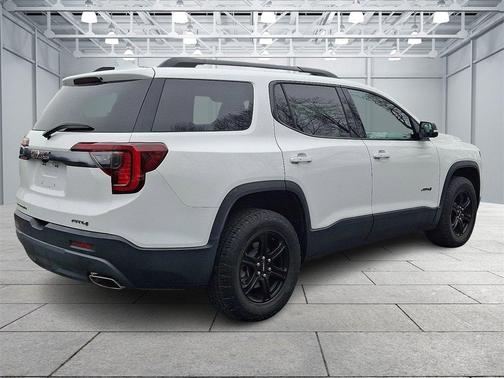 2022 GMC Acadia AT4