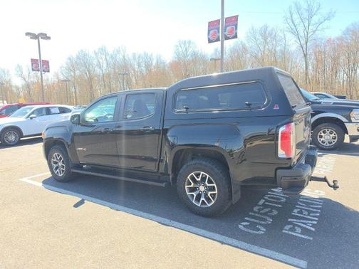Onyx Black 2022 GMC Canyon AT4