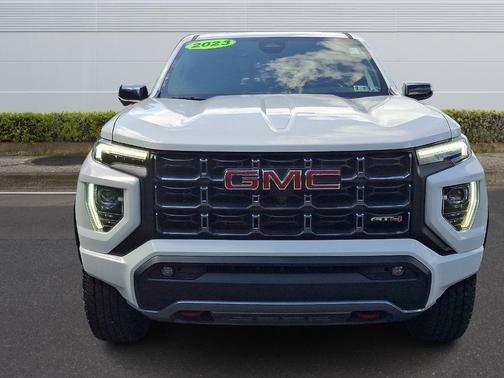 2023 GMC Canyon AT4