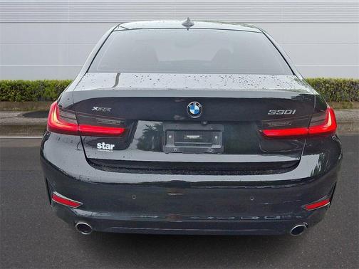 2019 BMW 330 i xDrive