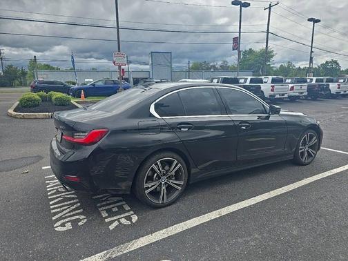 2019 BMW 330 i xDrive