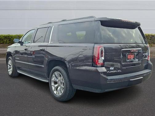 2017 GMC Yukon XL SLE