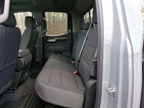 2025 GMC Sierra 1500 SLE