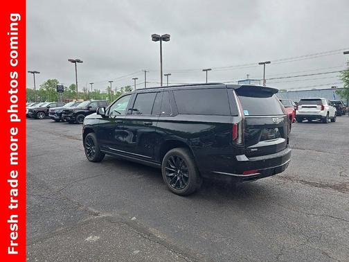 2023 Cadillac Escalade ESV Sport Platinum