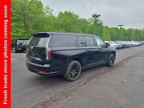2023 Cadillac Escalade ESV Sport Platinum