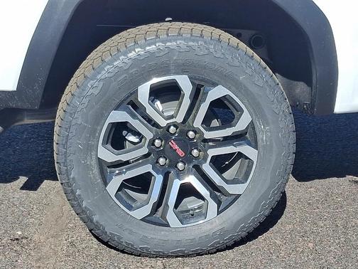 2025 GMC Canyon AT4