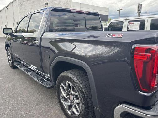 Titanium Rush Metallic 2022 GMC Sierra 1500 SLT