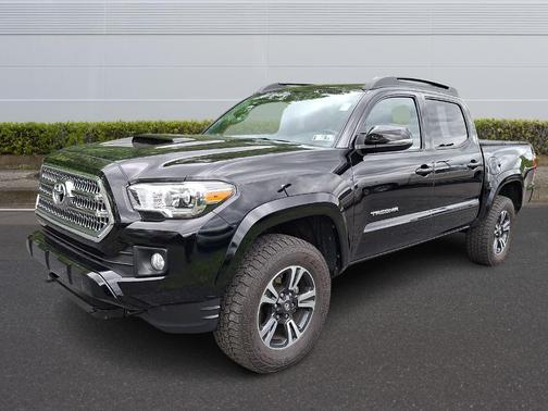 Black 2016 Toyota Tacoma TRD Sport
