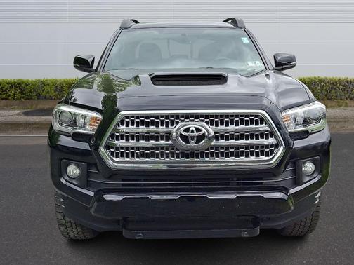 Black 2016 Toyota Tacoma TRD Sport