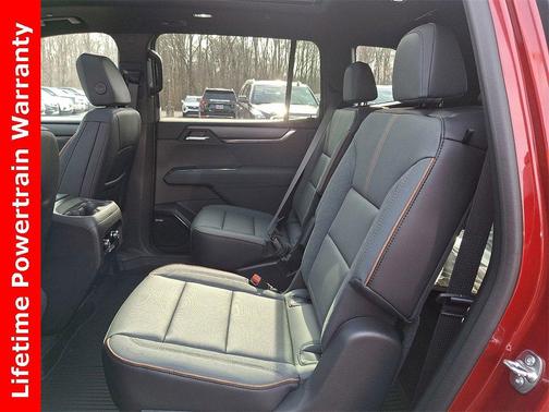 2025 GMC Acadia AT4