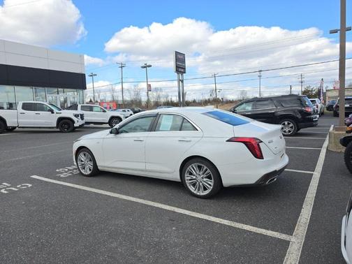 2023 Cadillac CT4 Premium Luxury